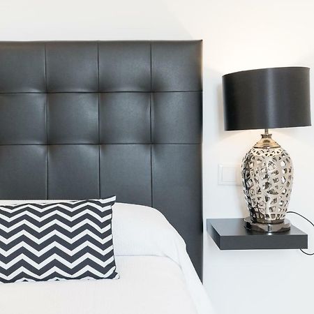 Stunning Spacious City Apartment With Free Parking Malaga Luaran gambar
