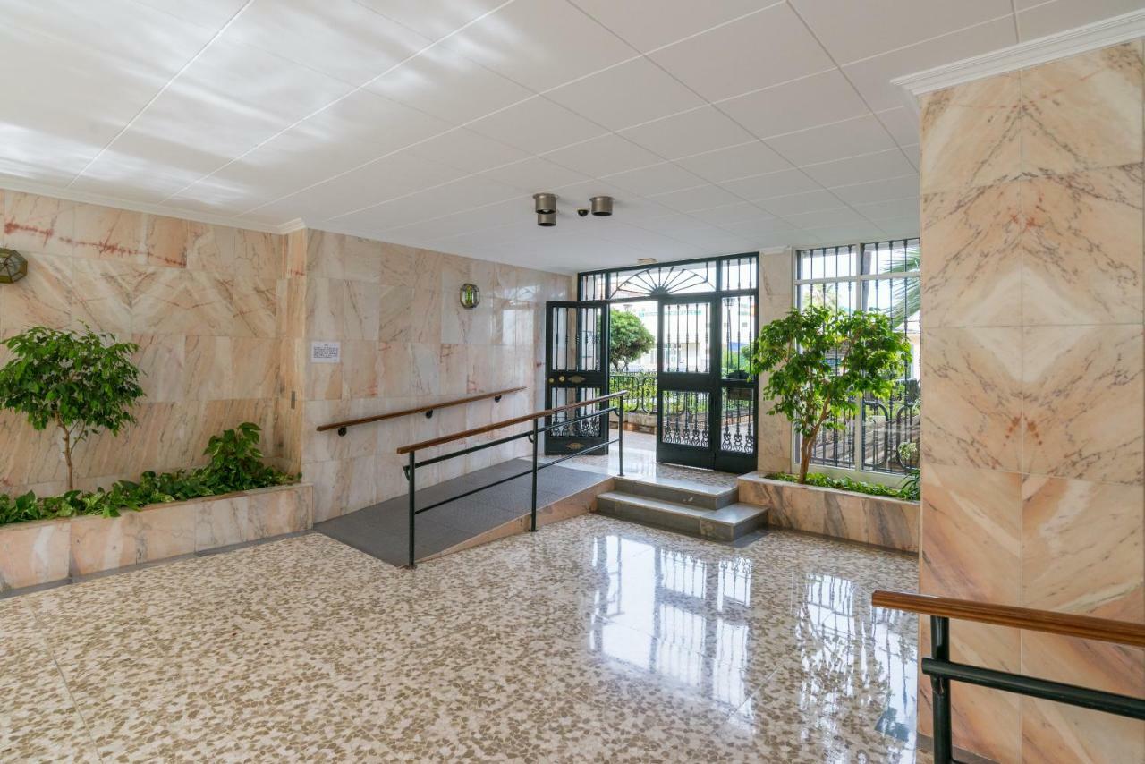 Stunning Spacious City Apartment With Free Parking Malaga Luaran gambar