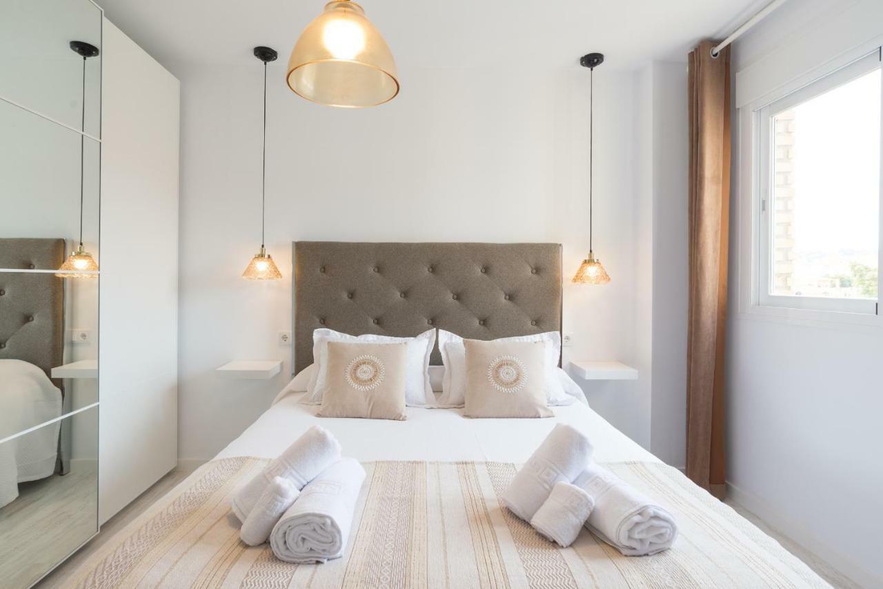 Stunning Spacious City Apartment With Free Parking Malaga Luaran gambar