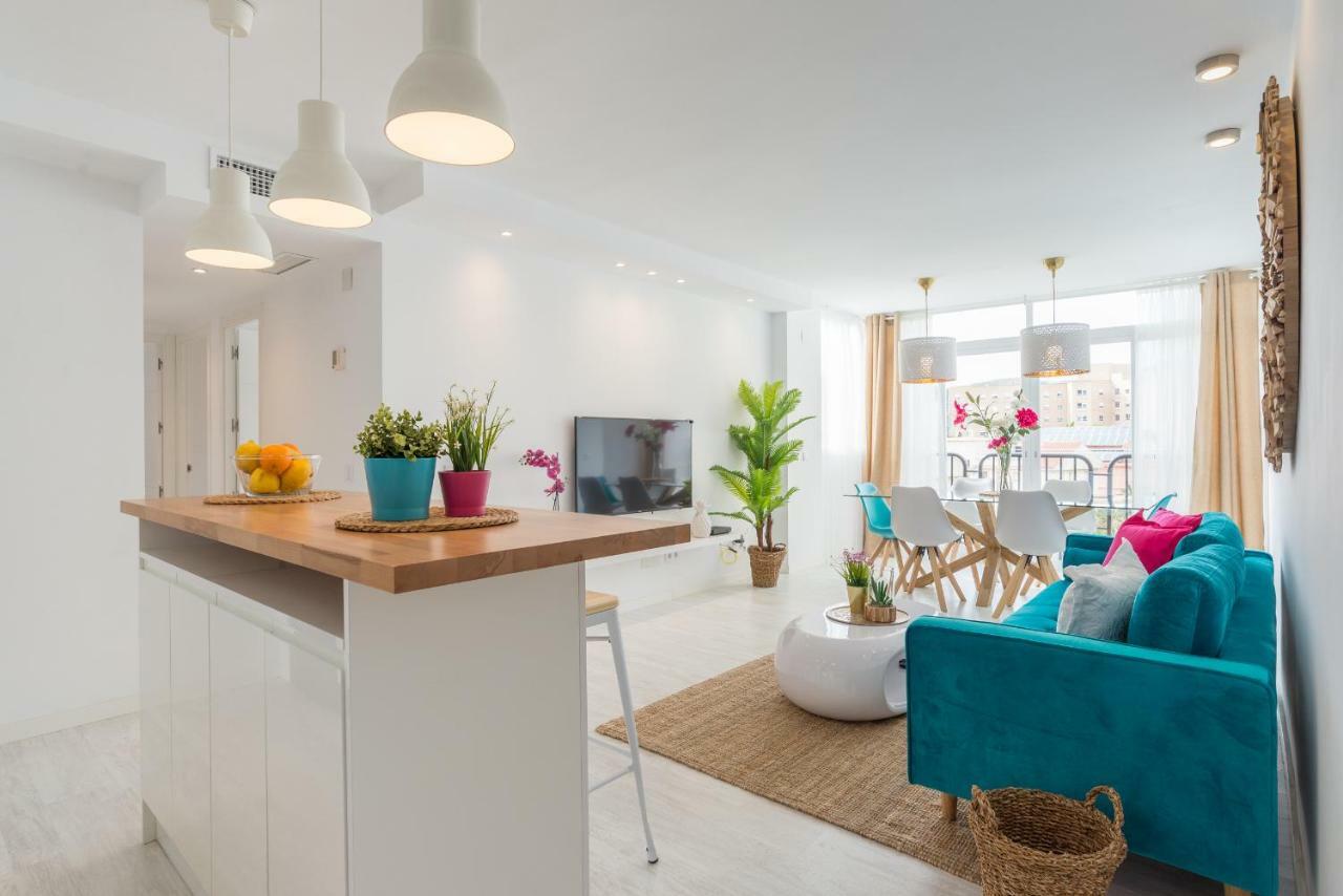 Stunning Spacious City Apartment With Free Parking Malaga Luaran gambar
