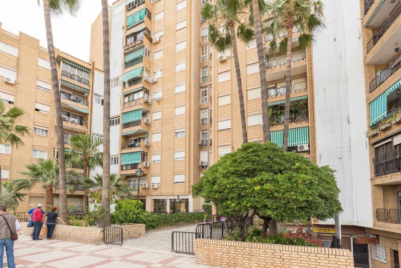 Stunning Spacious City Apartment With Free Parking Malaga Luaran gambar