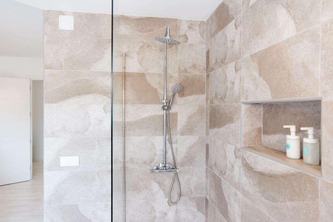 Stunning Spacious City Apartment With Free Parking Malaga Luaran gambar