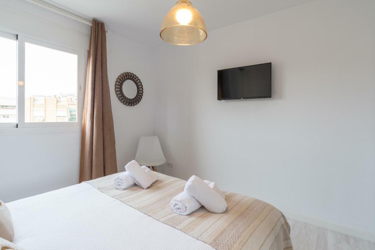 Stunning Spacious City Apartment With Free Parking Malaga Luaran gambar
