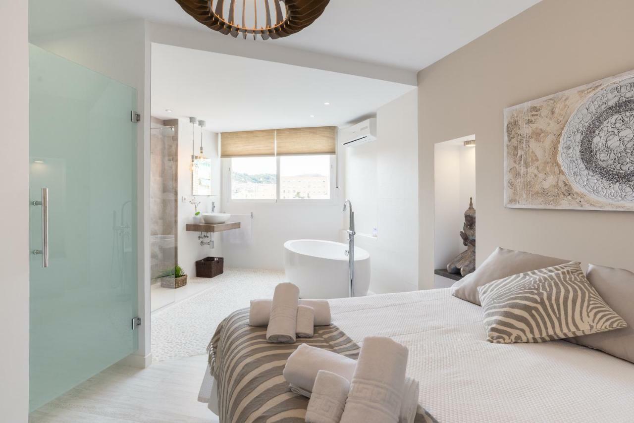 Stunning Spacious City Apartment With Free Parking Malaga Luaran gambar