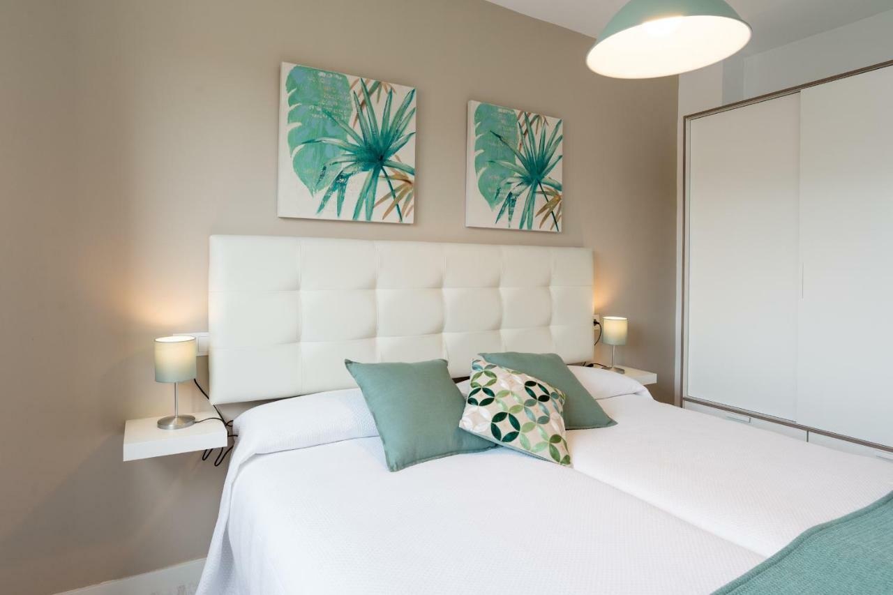 Stunning Spacious City Apartment With Free Parking Malaga Luaran gambar