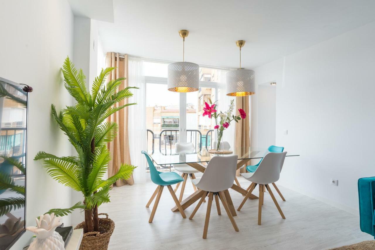 Stunning Spacious City Apartment With Free Parking Malaga Luaran gambar