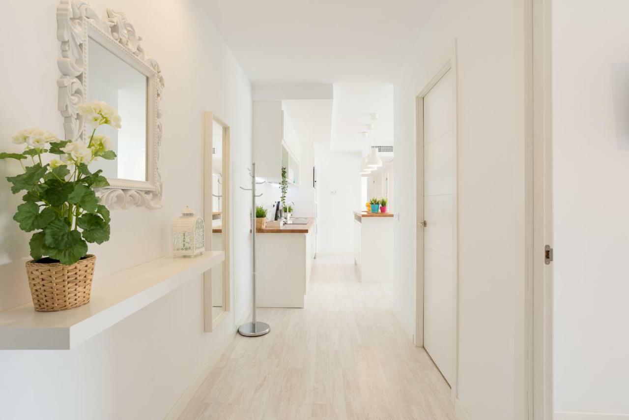 Stunning Spacious City Apartment With Free Parking Malaga Luaran gambar