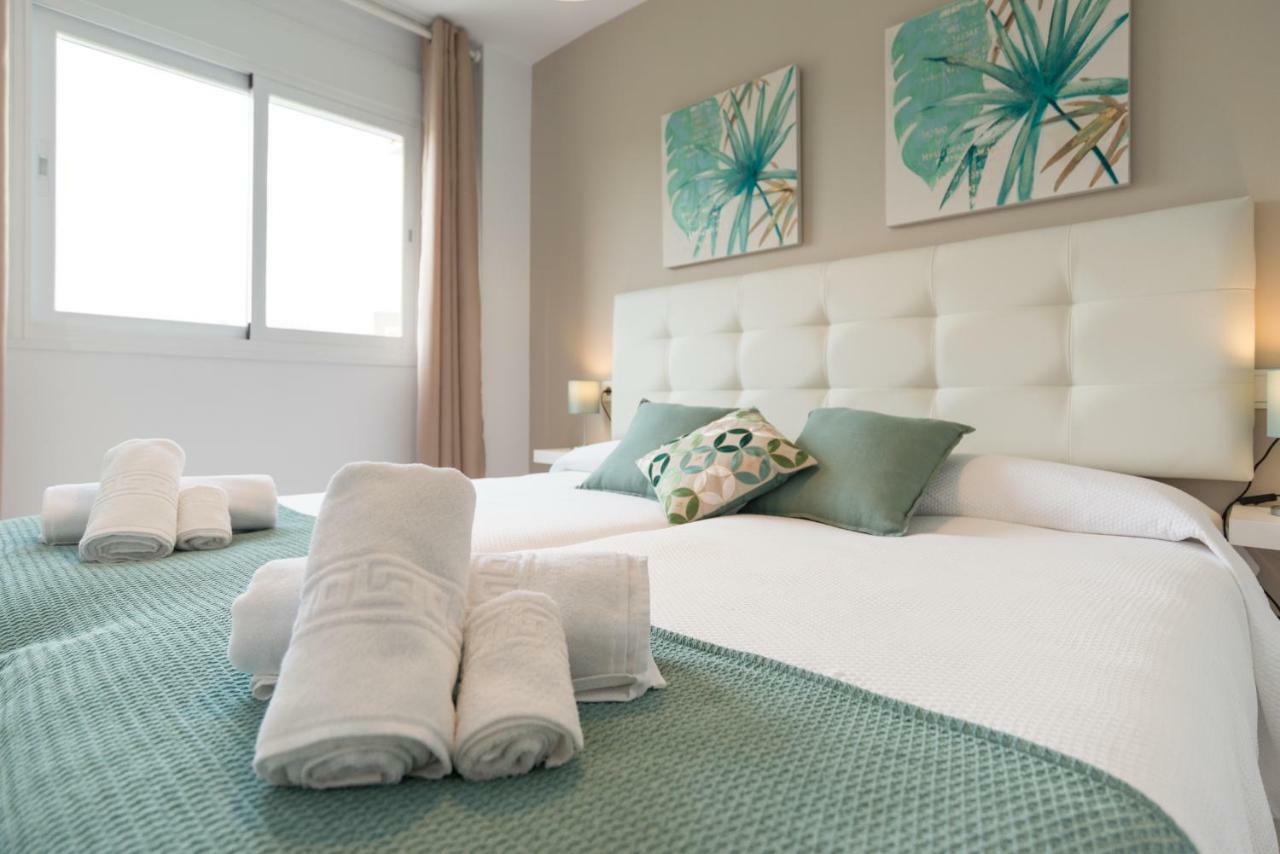 Stunning Spacious City Apartment With Free Parking Malaga Luaran gambar