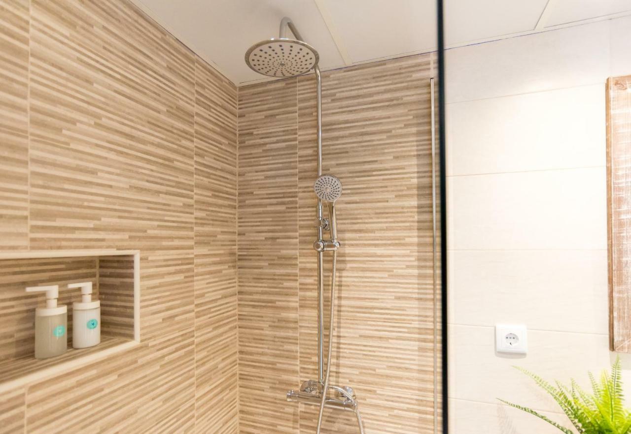 Stunning Spacious City Apartment With Free Parking Malaga Luaran gambar