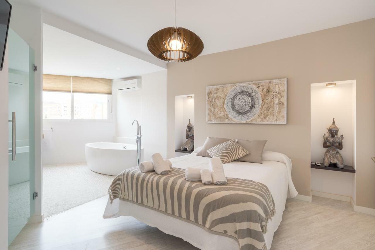 Stunning Spacious City Apartment With Free Parking Malaga Luaran gambar